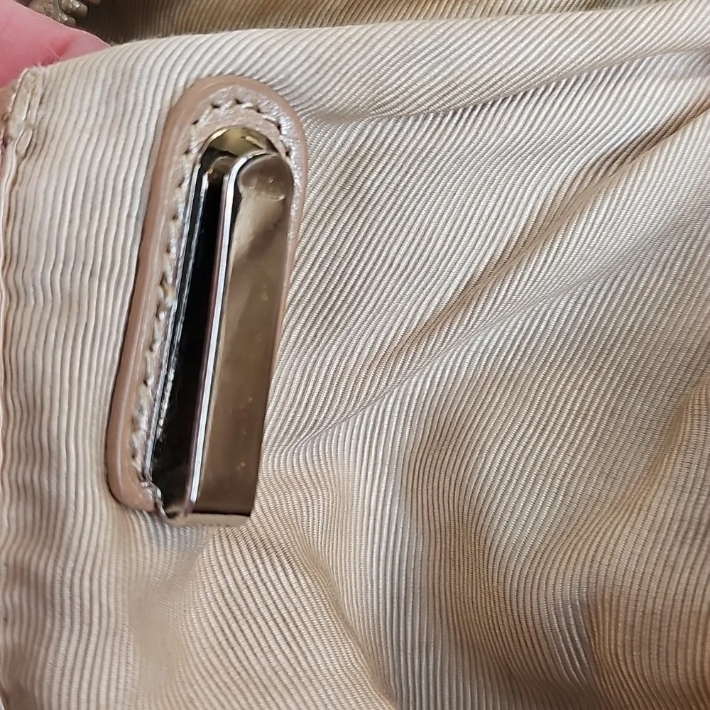 Badgley Mischka Champagne Leather Crossbody Bag - OS